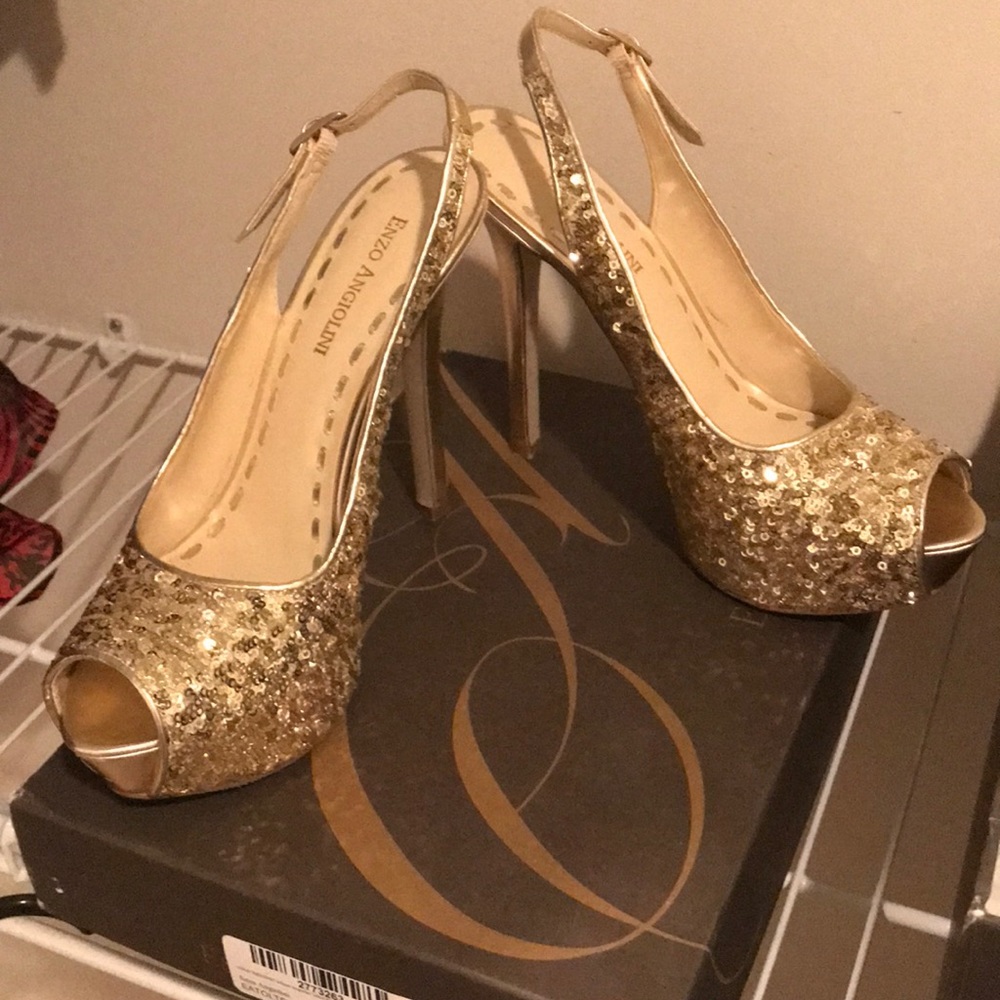 Gorgeous gold sequin high heels